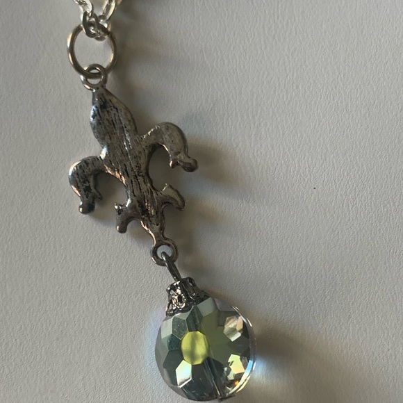 Necklace fleur de Lis pendant - Picture 4 of 9